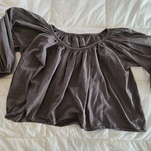 Women’s Puff Sleeve Peasant Top in Charcoal